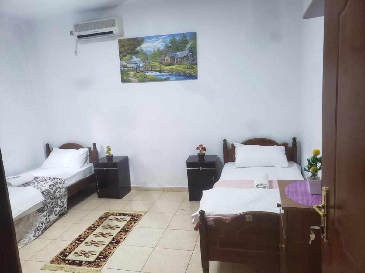 טיראנה Hostel Split Rock מראה חיצוני תמונה