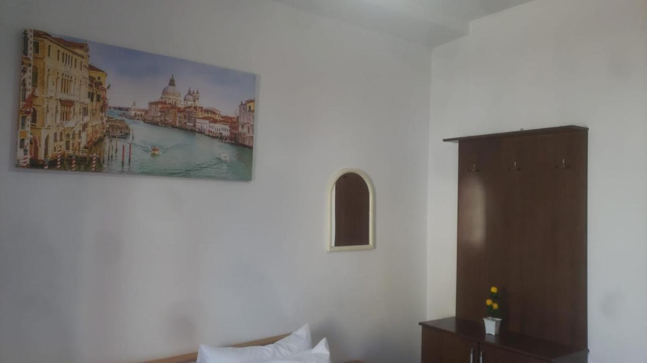 טיראנה Hostel Split Rock מראה חיצוני תמונה