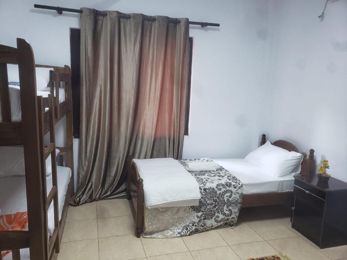 טיראנה Hostel Split Rock מראה חיצוני תמונה