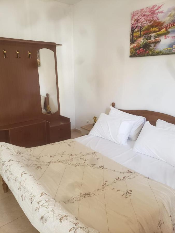 טיראנה Hostel Split Rock מראה חיצוני תמונה